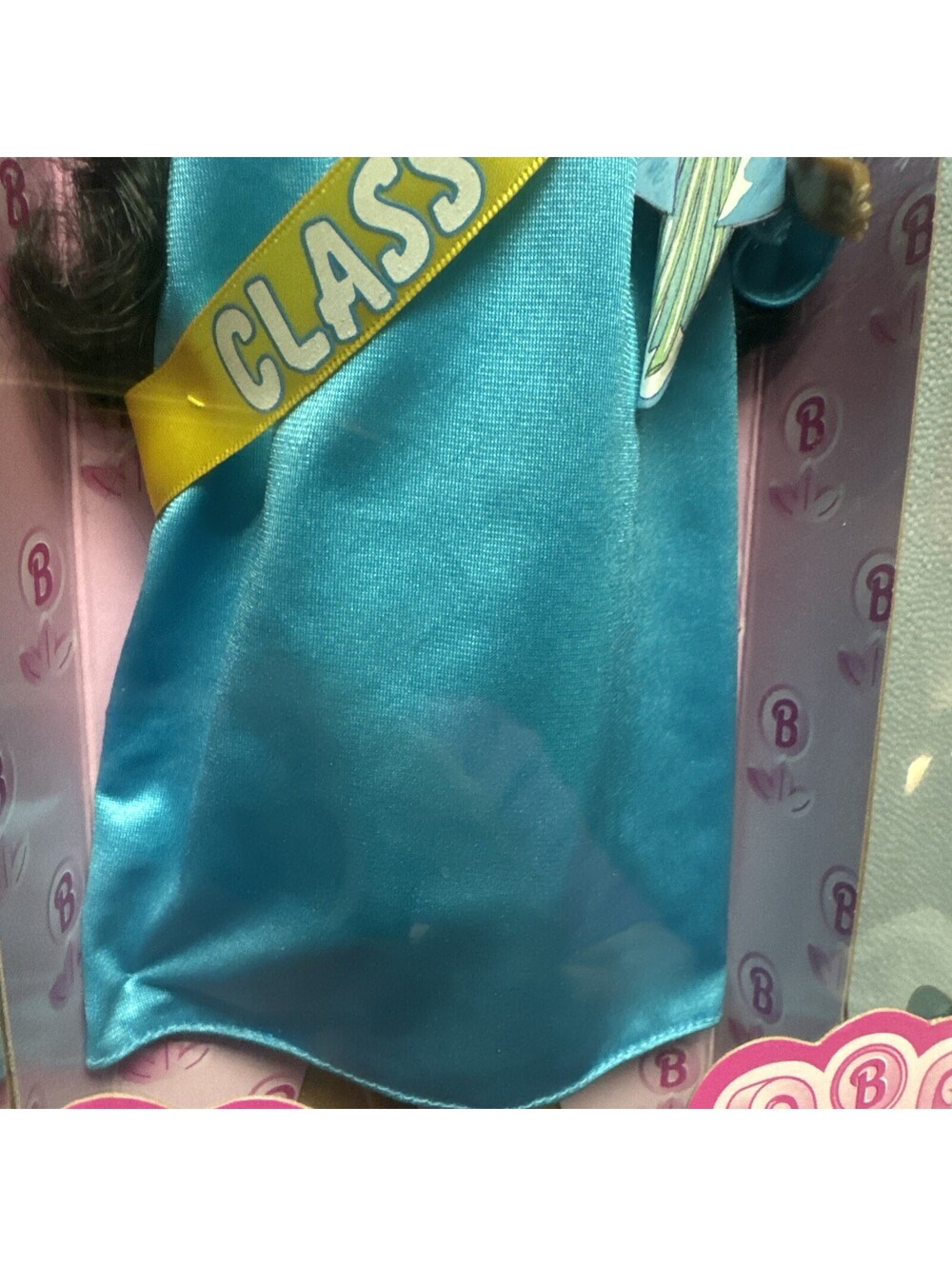 Special Edition Graduation Barbie African American Class Of 1998 Mattel - New - Picture 4 of 13